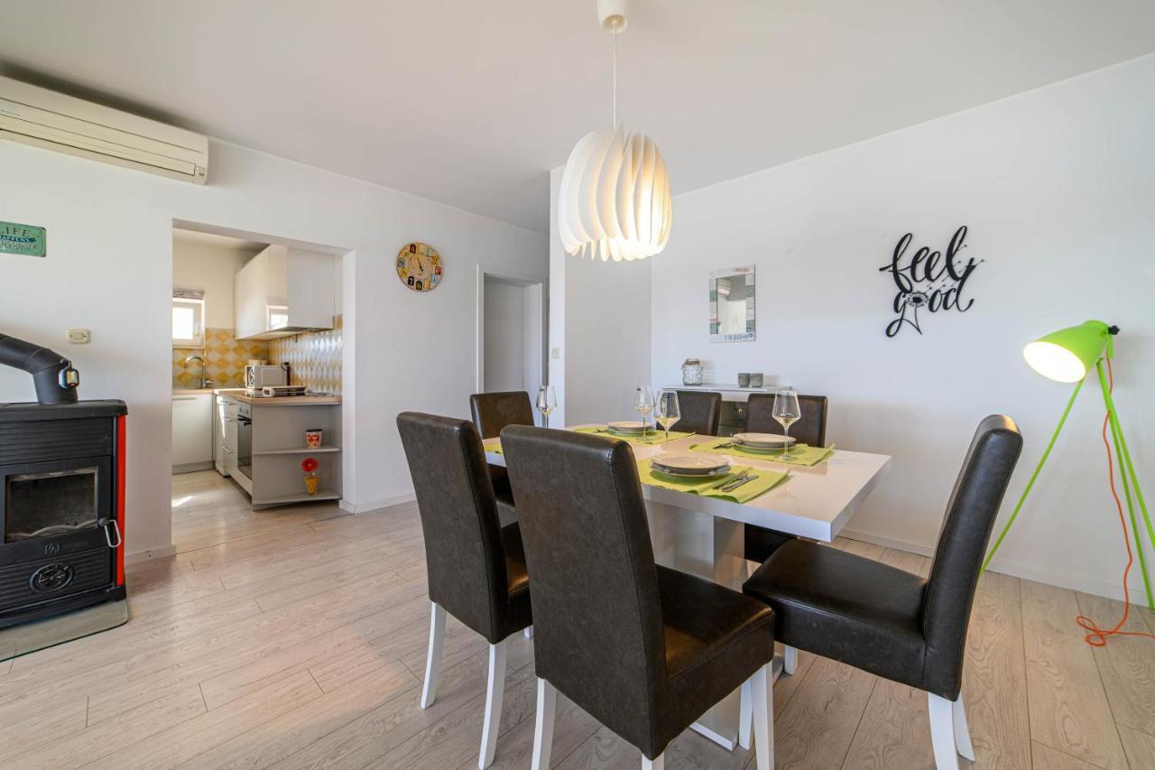 Apartment Seaside Zaboric Esterno foto