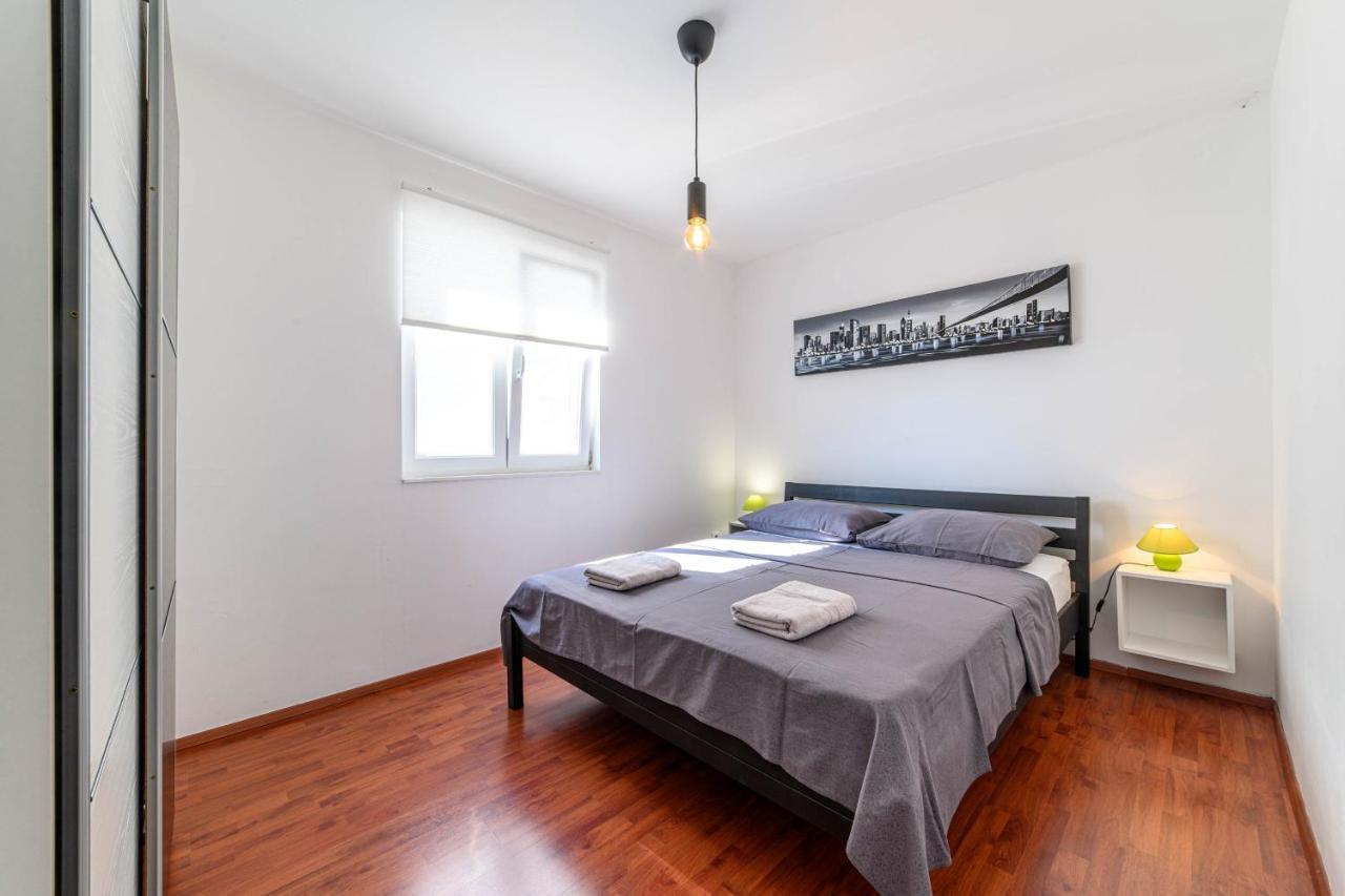 Apartment Seaside Zaboric Esterno foto