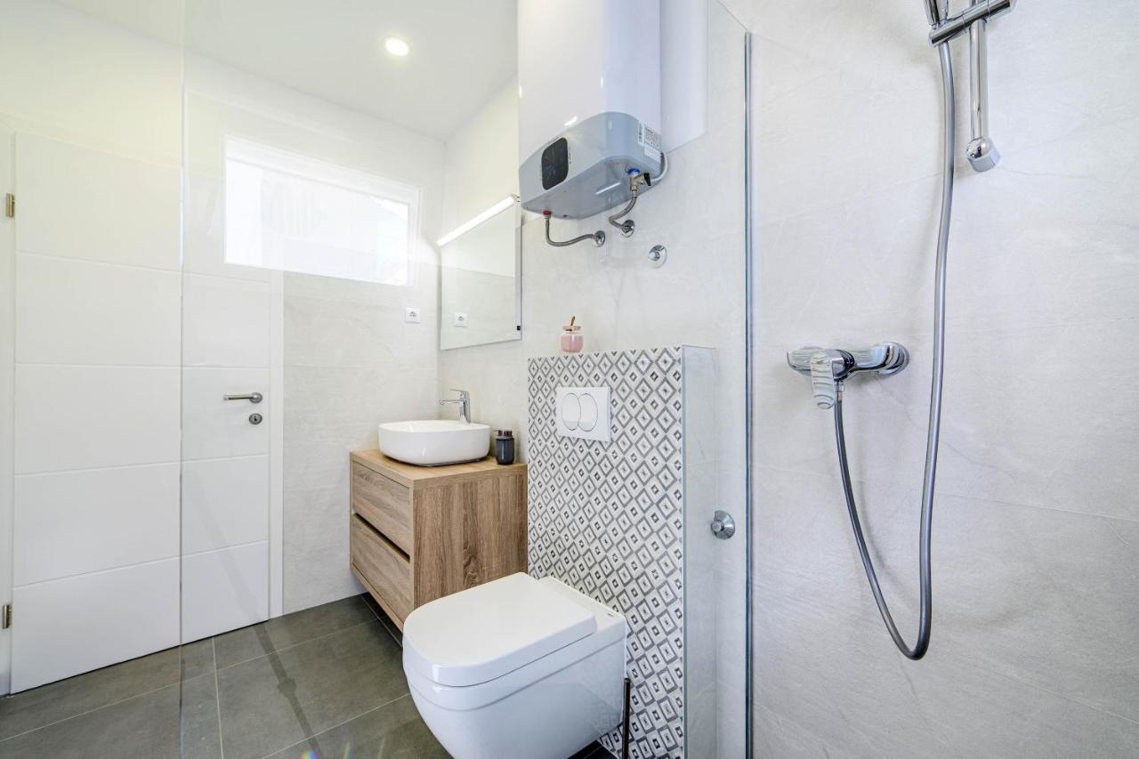 Apartment Seaside Zaboric Esterno foto